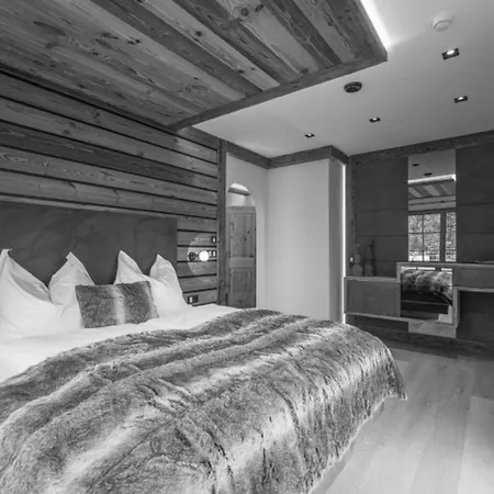 아파트 Entire Chalet With Pool And Sauna *
